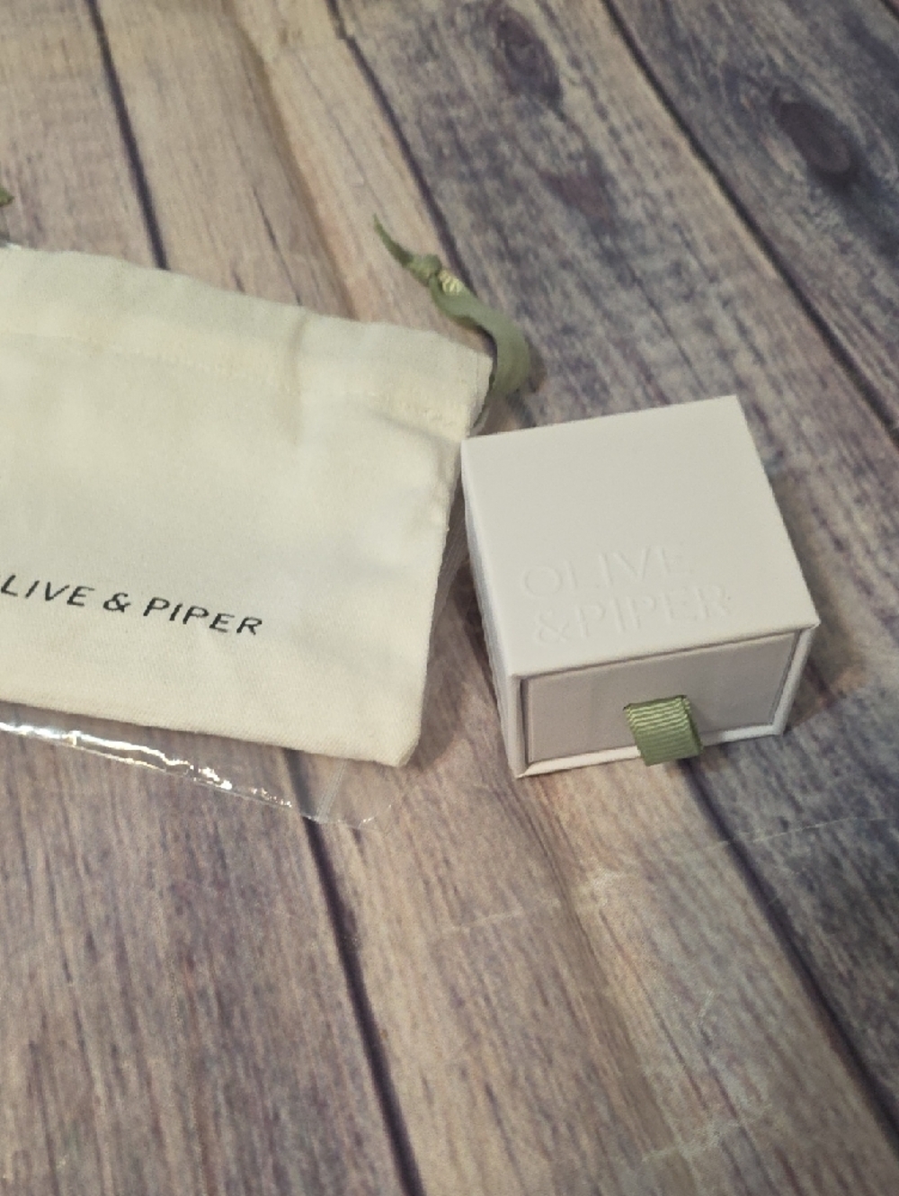 Olive & Piper Vale Ring, Size 6 NWT - Picture 5 of 6